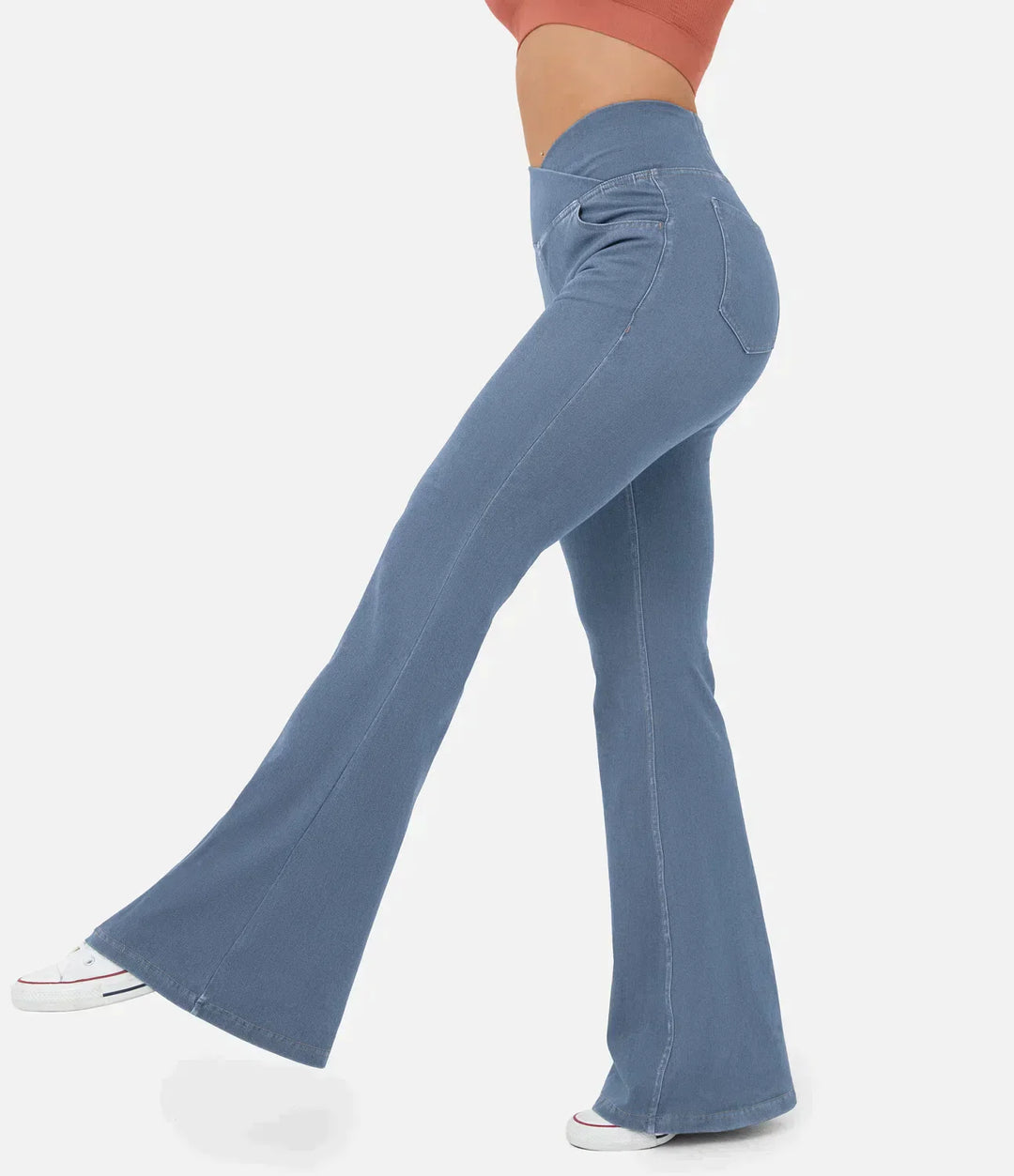 Geschwungene jeans mit hoher taille