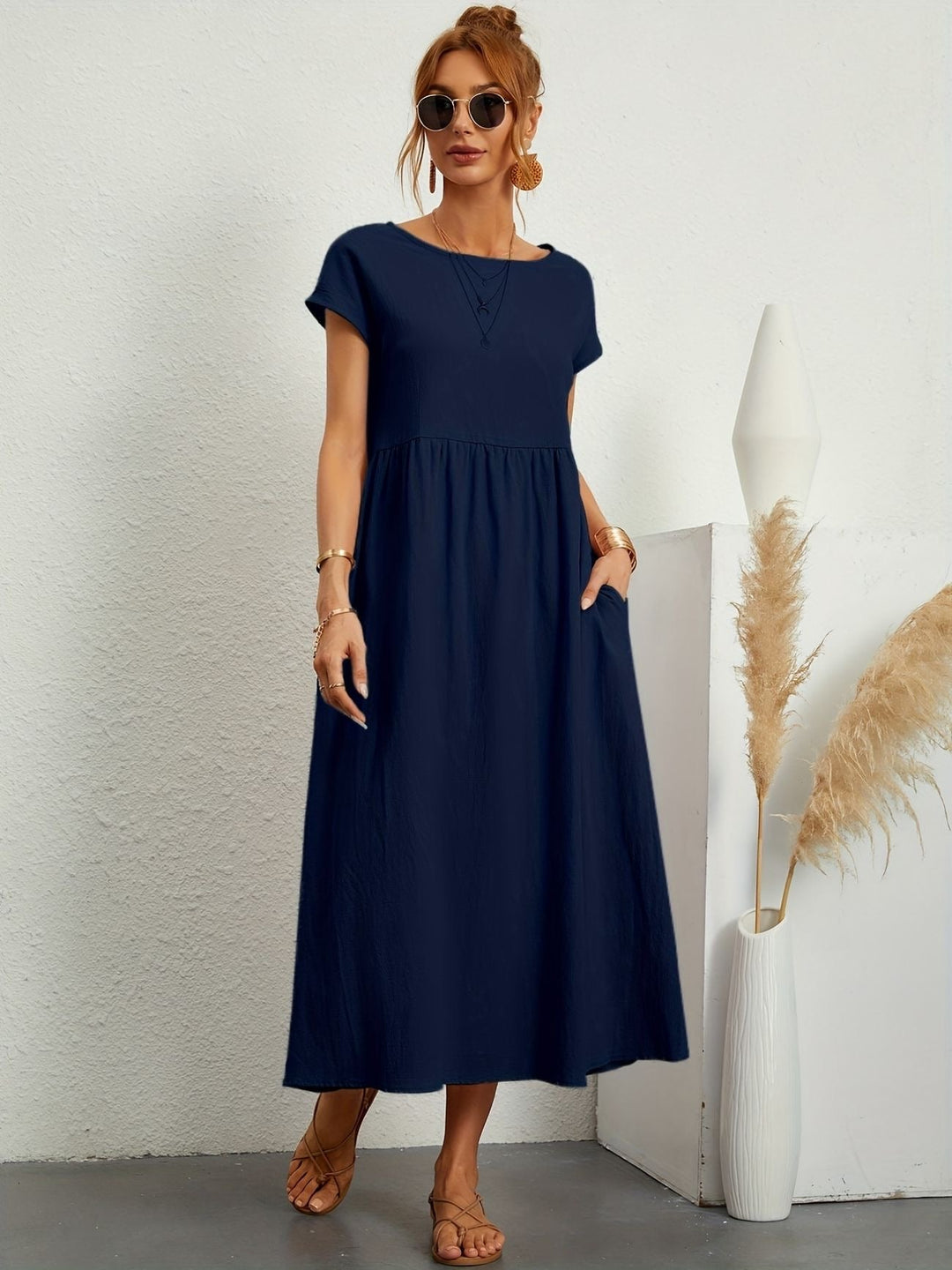 Kleid mit rundhalsausschnitt