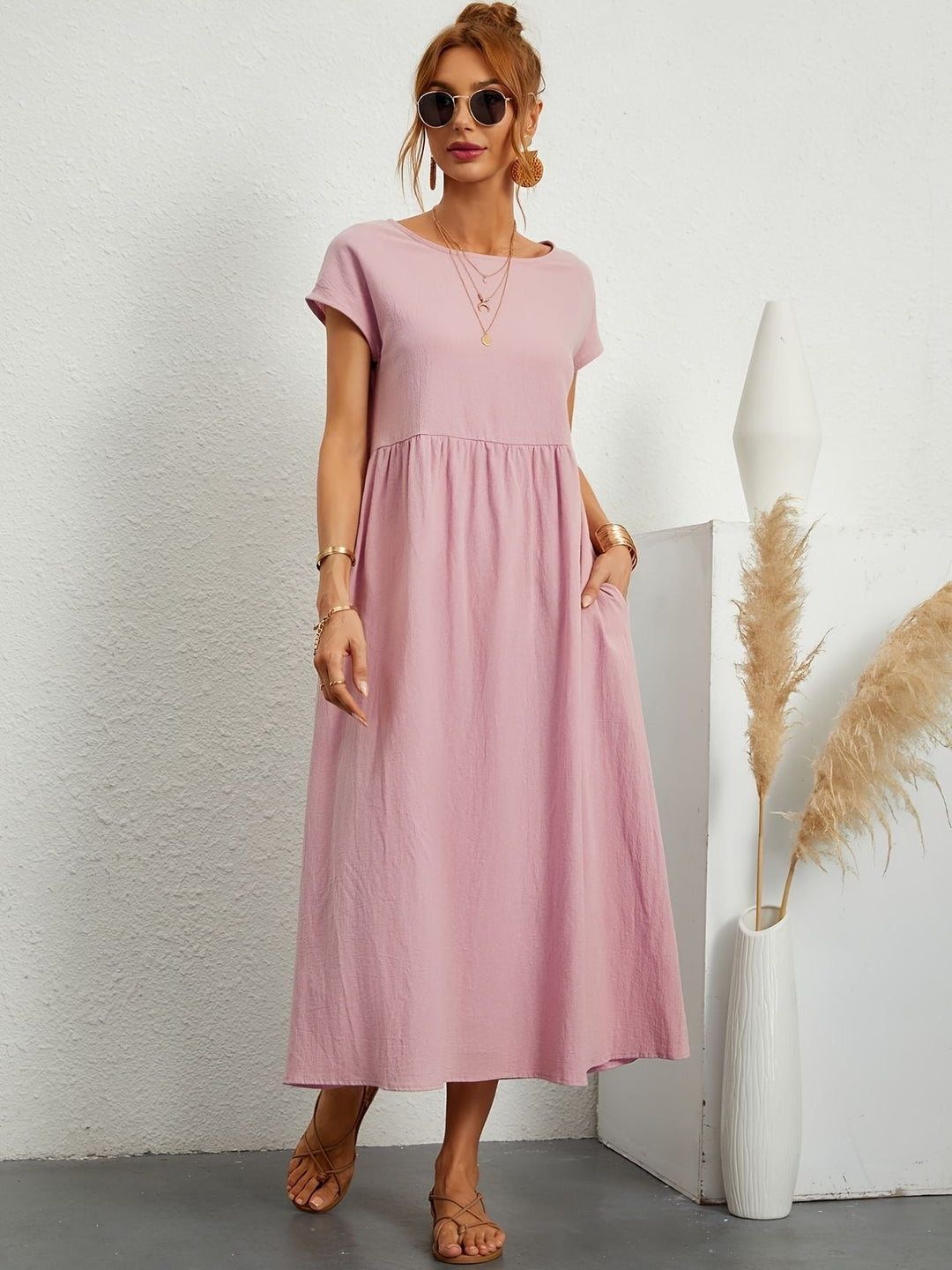 Kleid mit rundhalsausschnitt