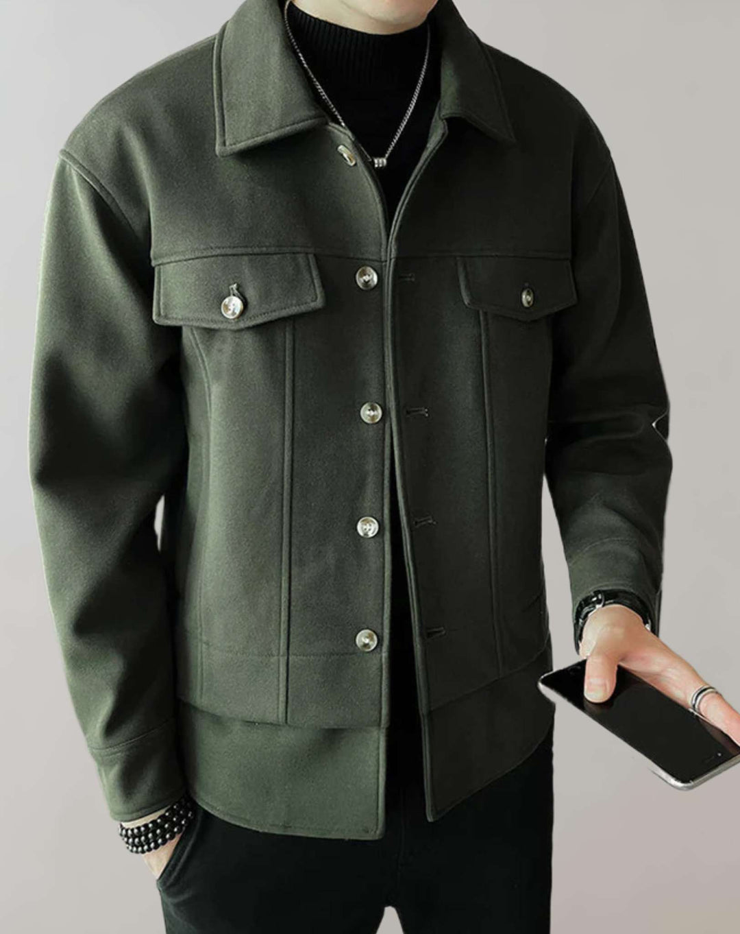 Kurze Herren-Wolljacke mit Brusttaschen