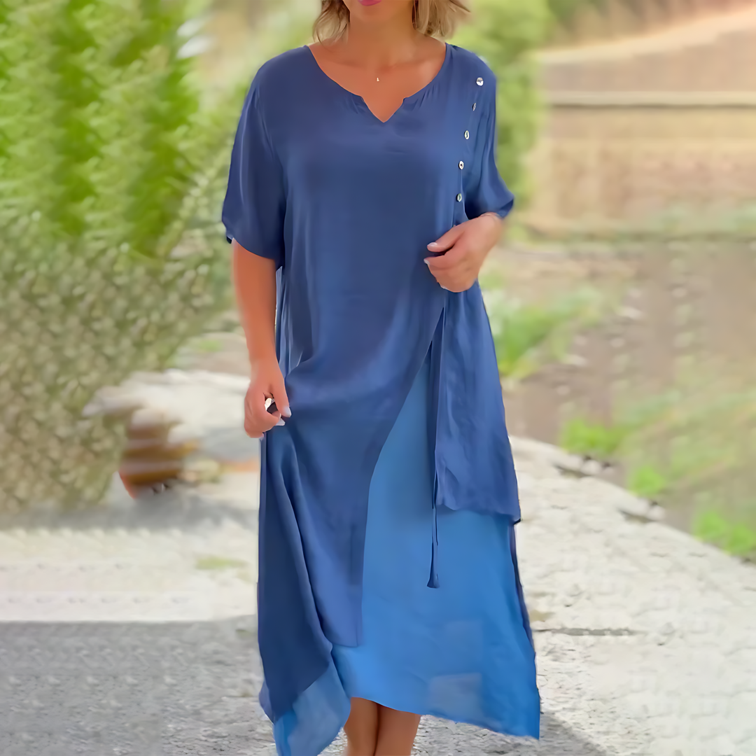 Bequemes kleid mit v-ausschnitt