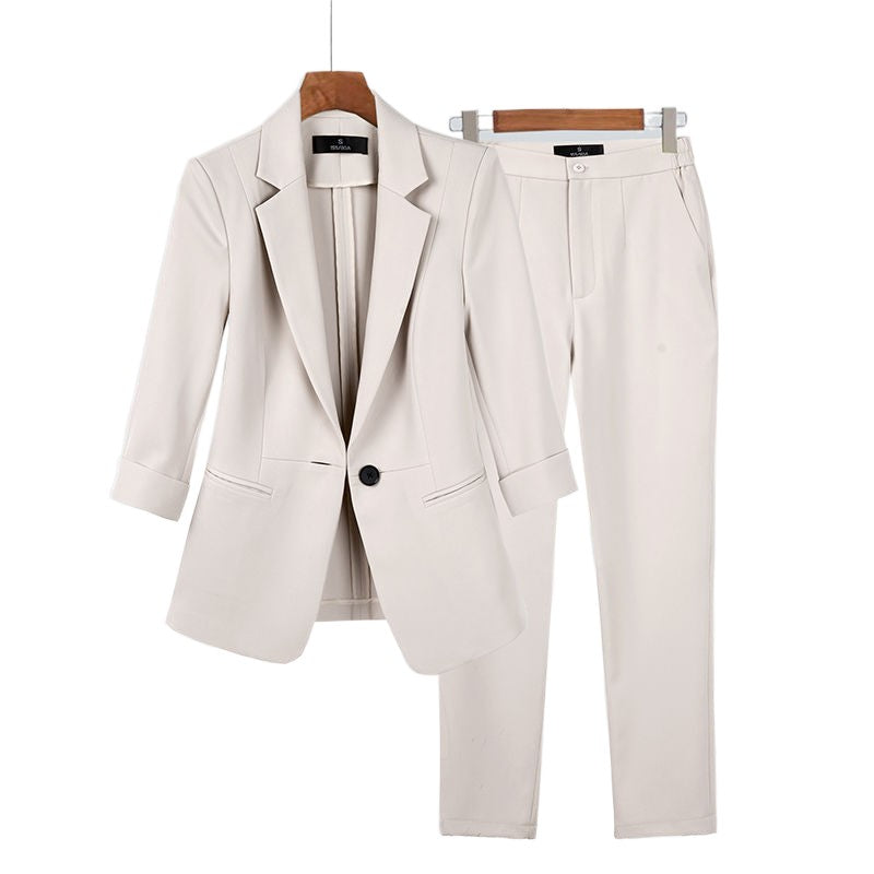 Elegantes set aus blazer und hose für frauen